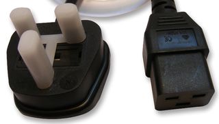 MULTICOMP - SL-19 + QP026-2 - 电源线 IEC C19 英式插头 2M